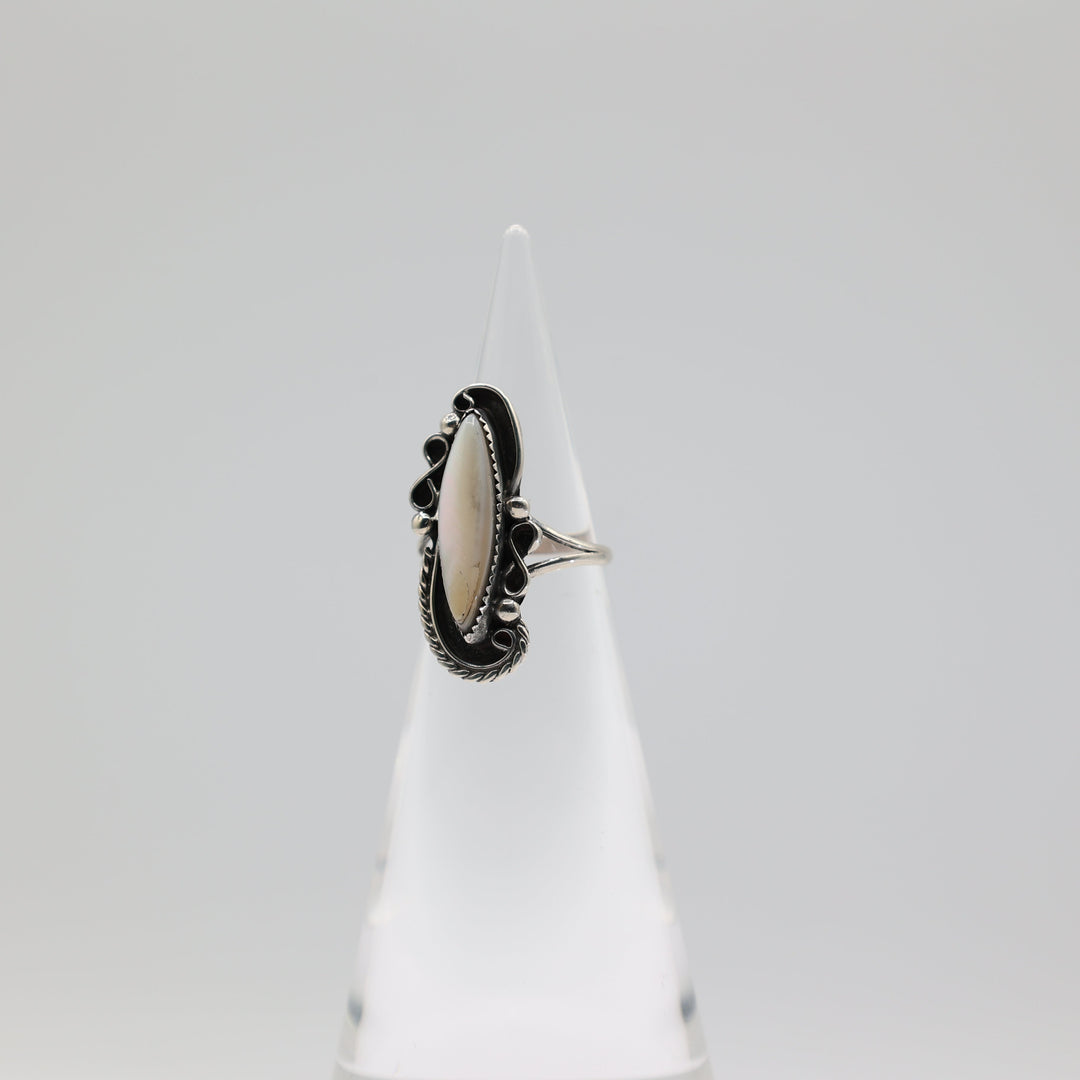 925 Sterling Silver Mother of Pearl Stone Ring Size 6 21x6mm
