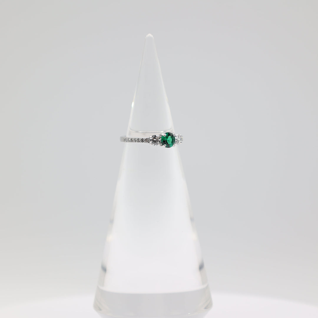 Swarovski White Crystal And Emerald 5mm Stone Ring Size 6.5