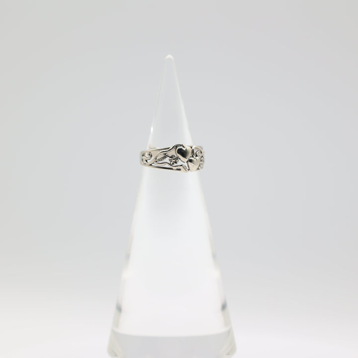 14K White Gold Heart and Vine Ring Size 5.5 Jewelry