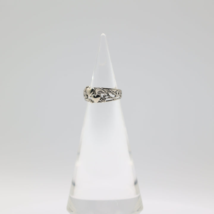 14K White Gold Heart and Vine Ring Size 5.5 Jewelry