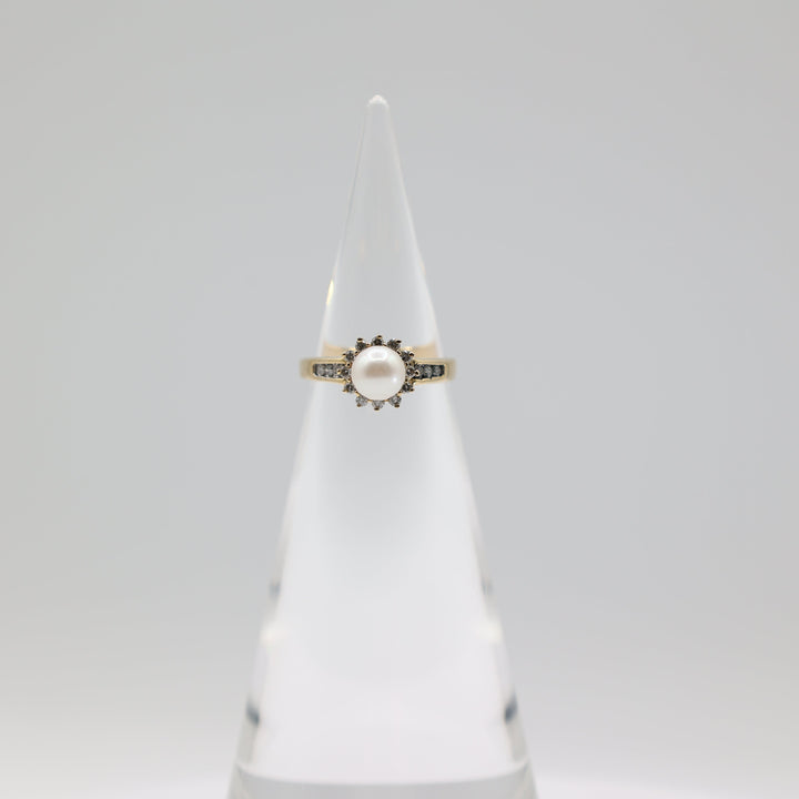 14K Yellow Gold Pearl Diamond Halo Ring Classic Size 6.75