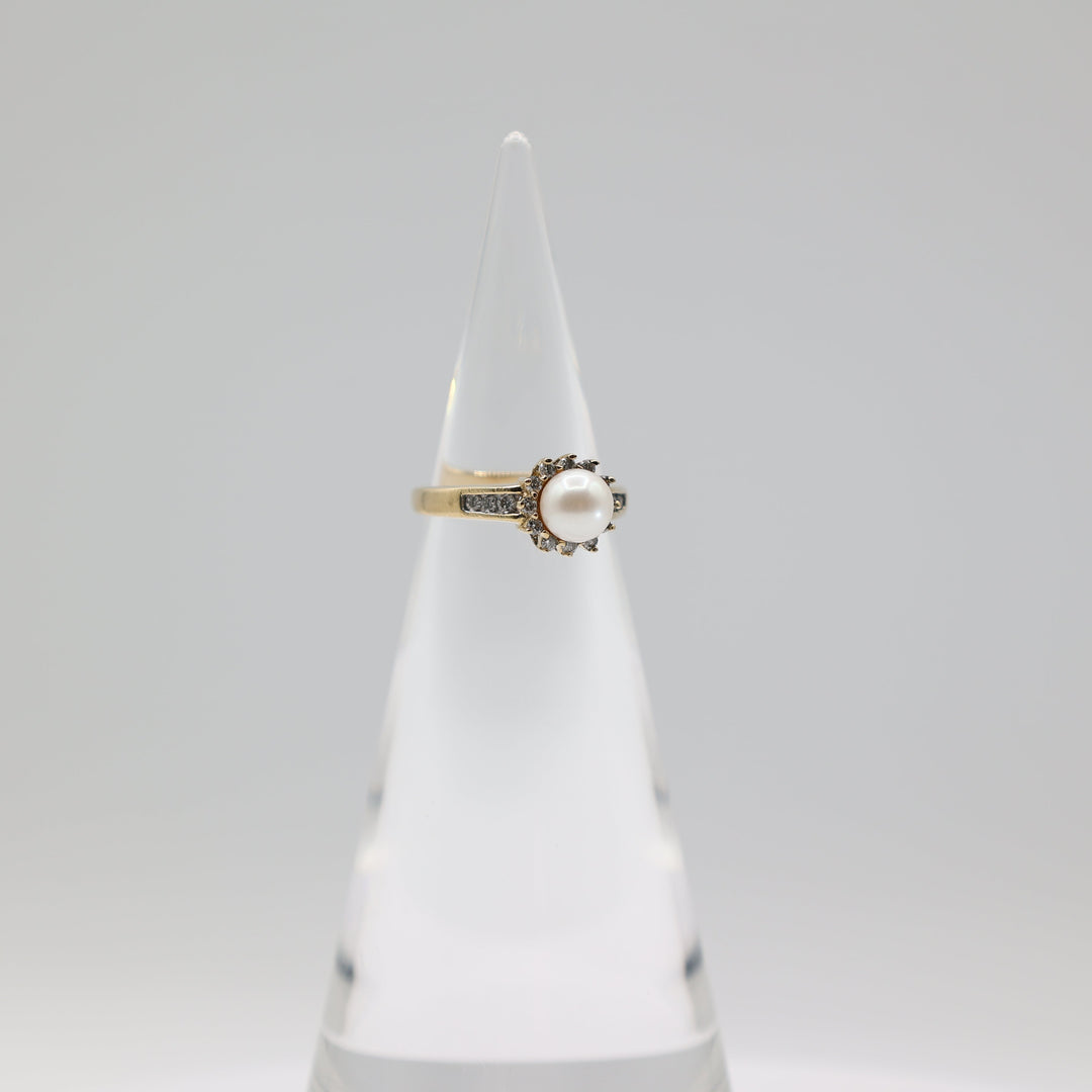 14K Yellow Gold Pearl Diamond Halo Ring Classic Size 6.75