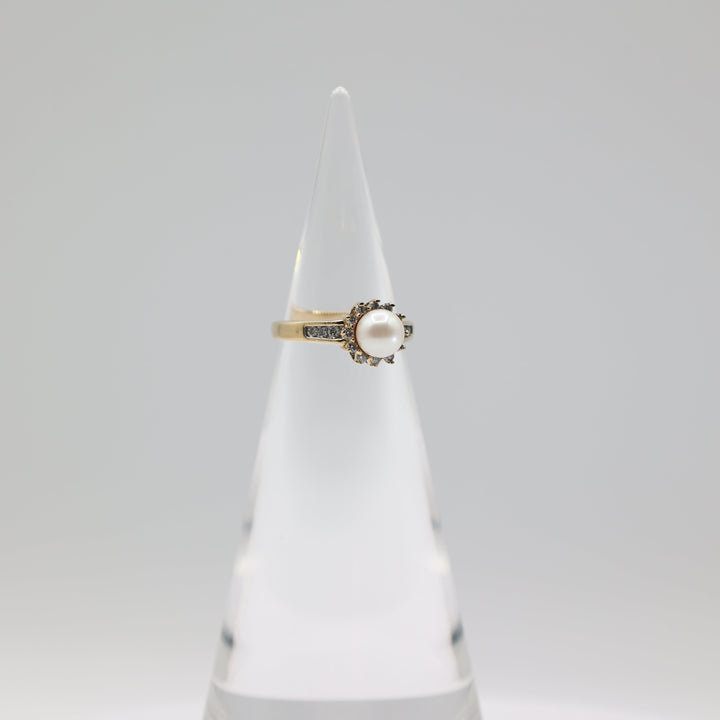 14K Yellow Gold Pearl Diamond Halo Ring Classic Size 6.75