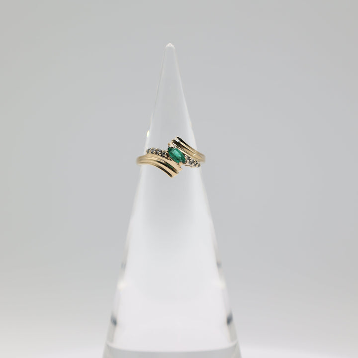 14K Yellow Gold Emerald Ring With Diamond Accents Size 5.75