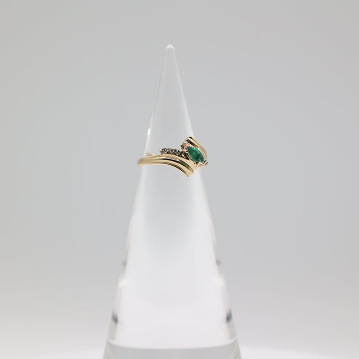 14K Yellow Gold Emerald Ring With Diamond Accents Size 5.75
