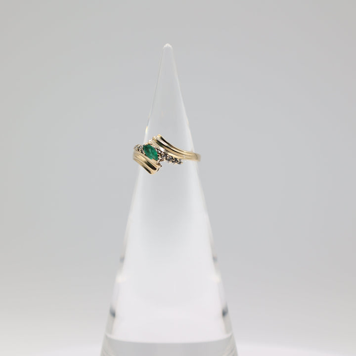 14K Yellow Gold Emerald Ring With Diamond Accents Size 5.75
