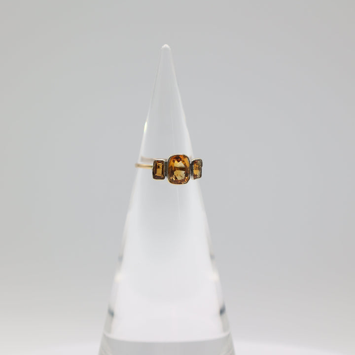 10K Yellow Gold Triple Citrine Stone Ring Size 6.75 Elegant