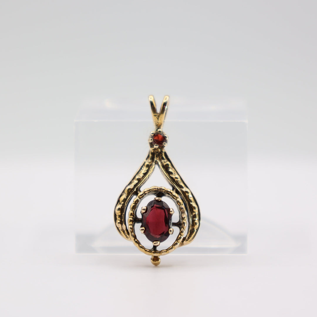 Antique Styled 14k YG Garnet Pendant