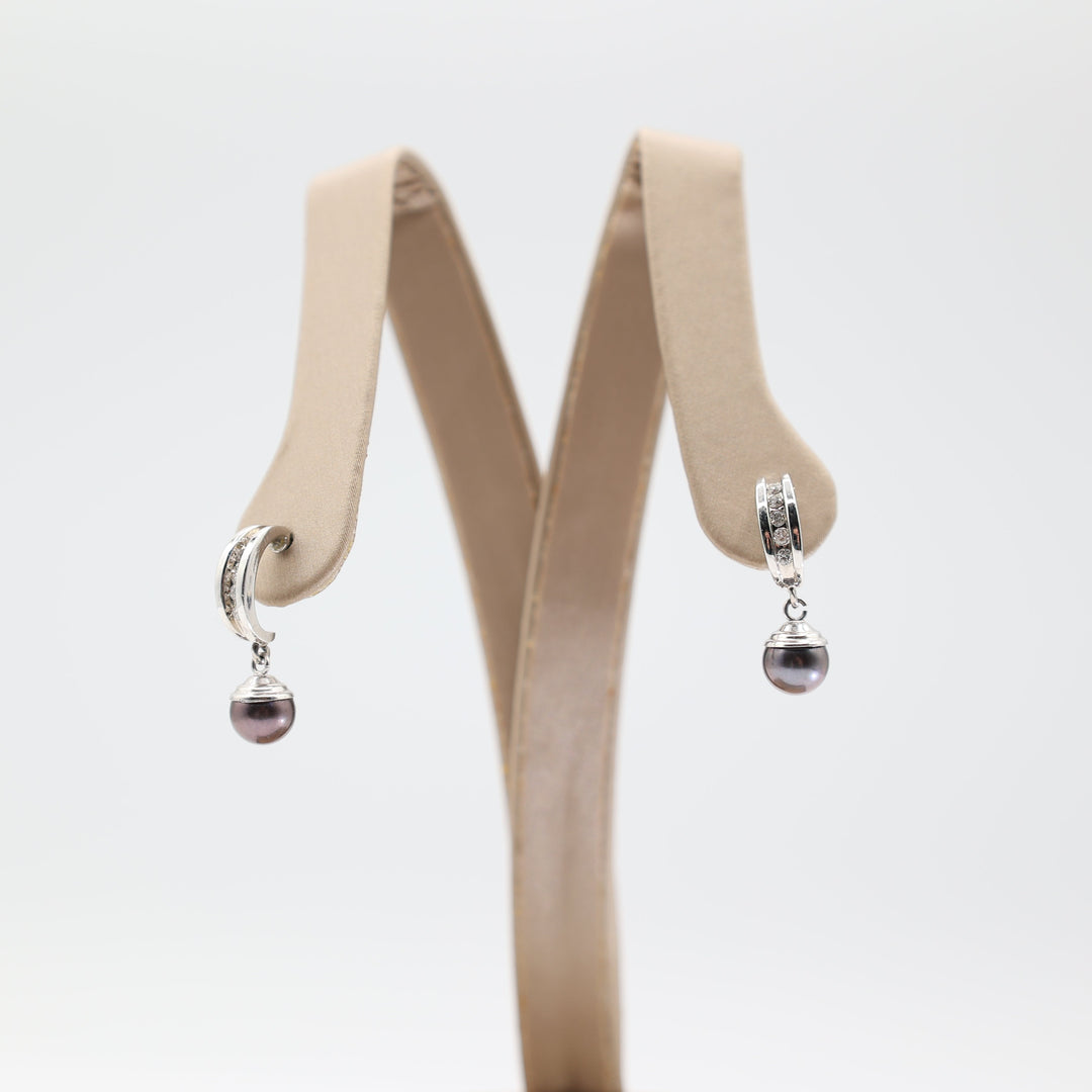 14Kk White Gold Diamond & Pearl Earrings