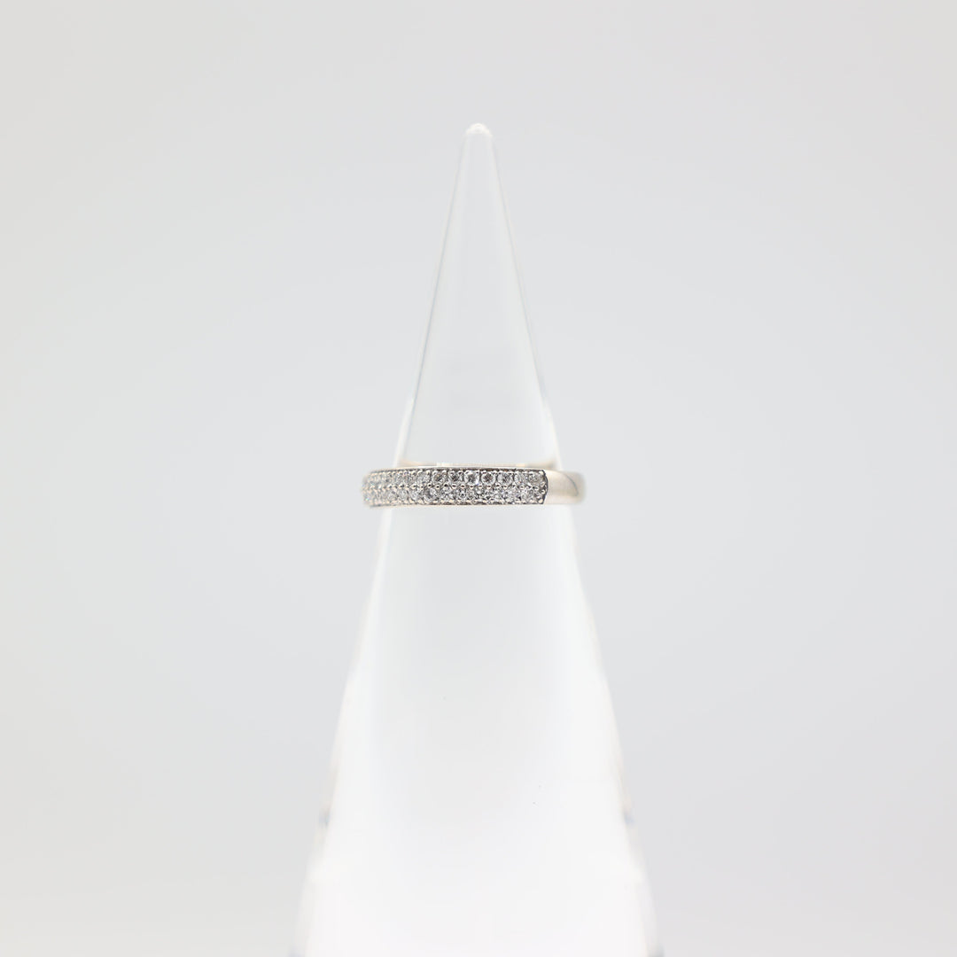 14k White Gold Pave Diamond Encrusted Wedding Band Ring - Size 6.5