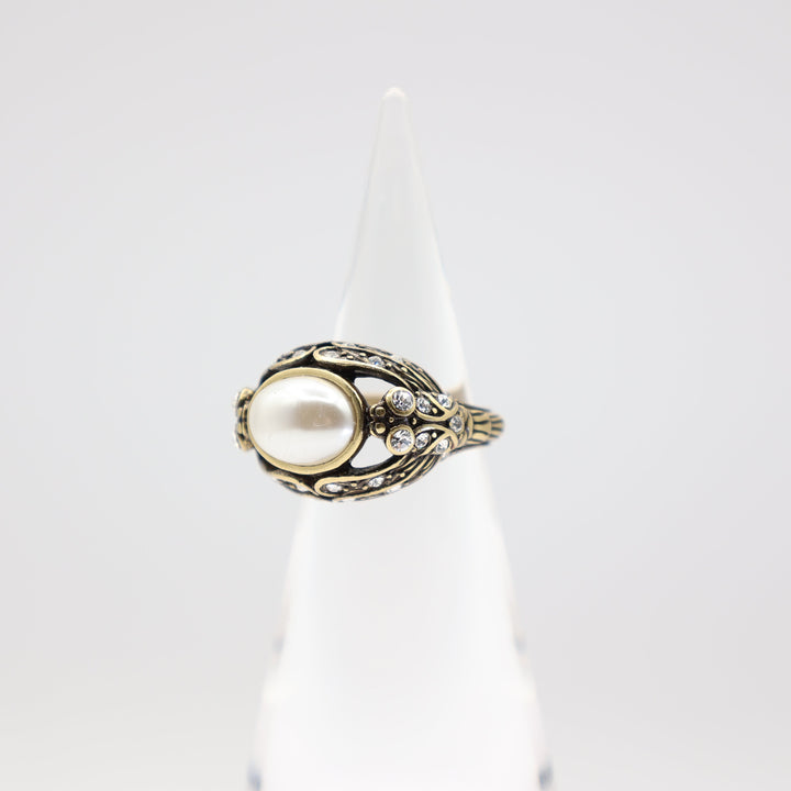 Authentic Heidi Daus Clear Crystal and Pearl Ring Size- 9.5