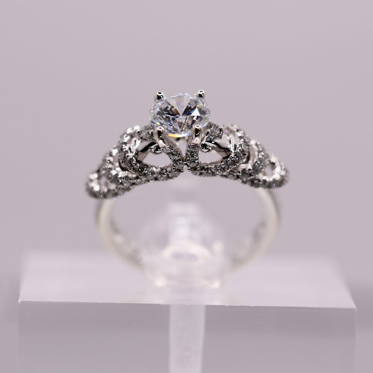 MarthaPe'r Ring Set in a 14k White gold with 38 Round Diamonds Ring - Size 6.5