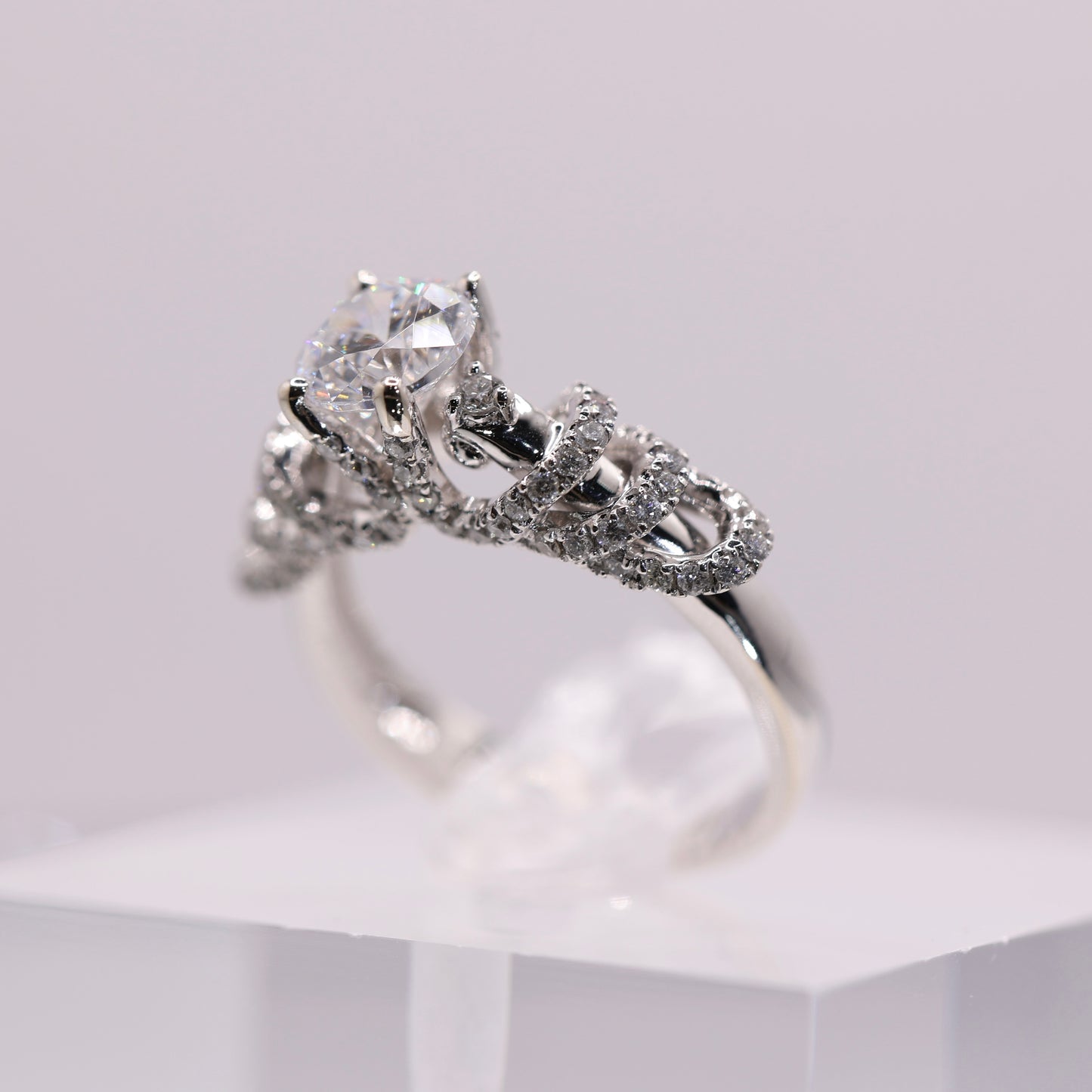 MarthaPe'r Ring Set in a 14k White gold with 38 Round Diamonds Ring - Size 6.5