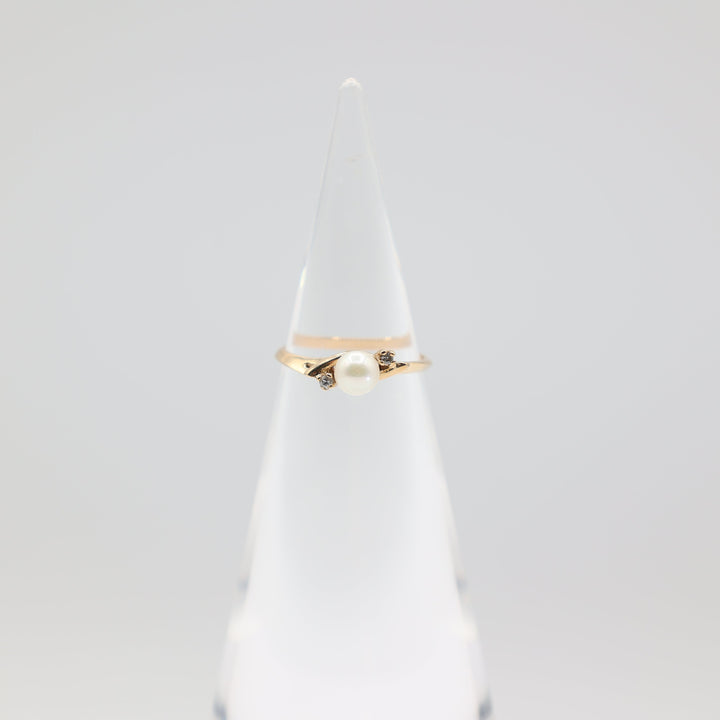 10k Yellow Gold Pearl Ring With Two Sapphire Accents Size 6
