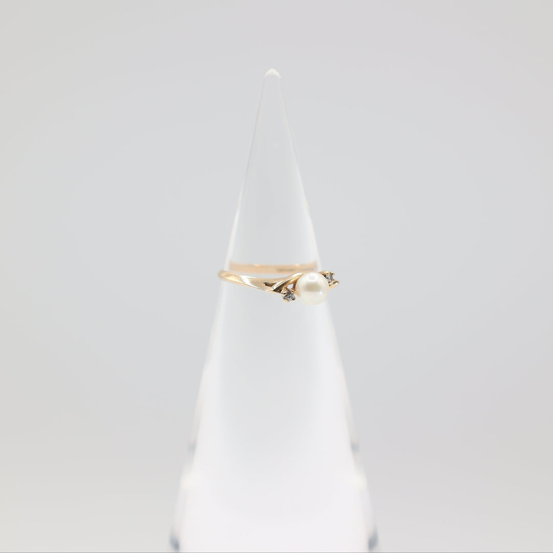 10k Yellow Gold Pearl Ring With Two Sapphire Accents Size 6