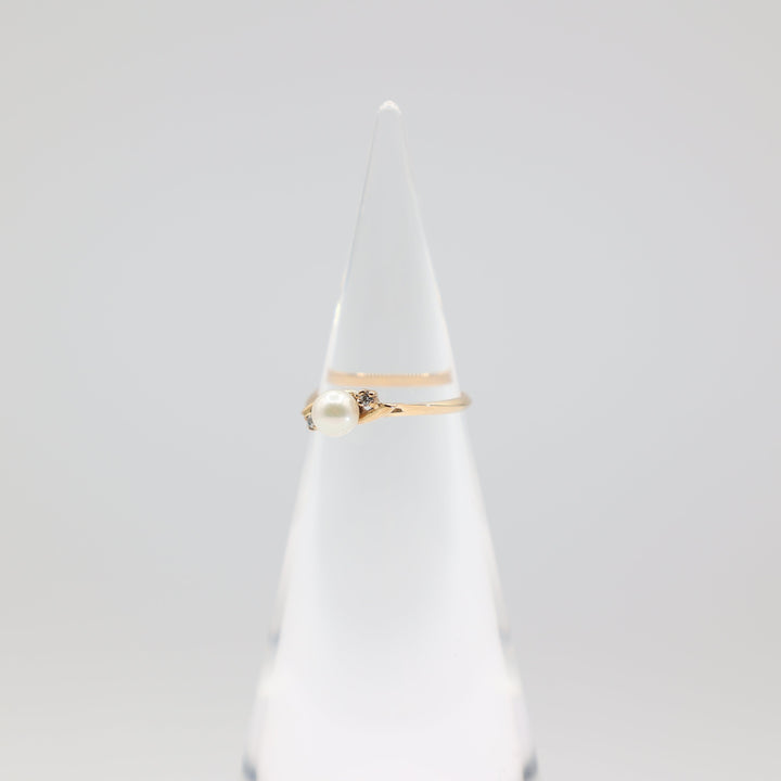 10k Yellow Gold Pearl Ring With Two Sapphire Accents Size 6