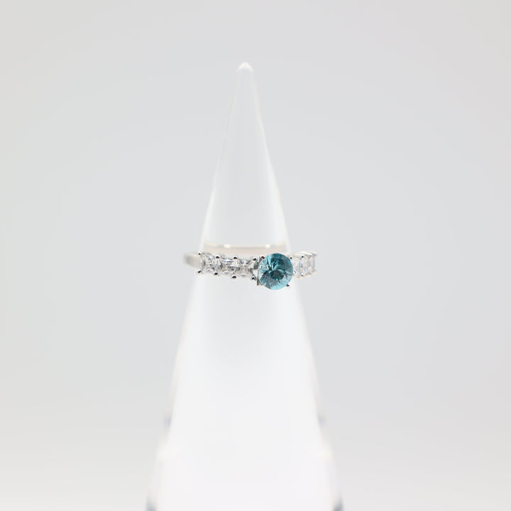10k White Gold Topaz And Glass Ring Size 7 For Women