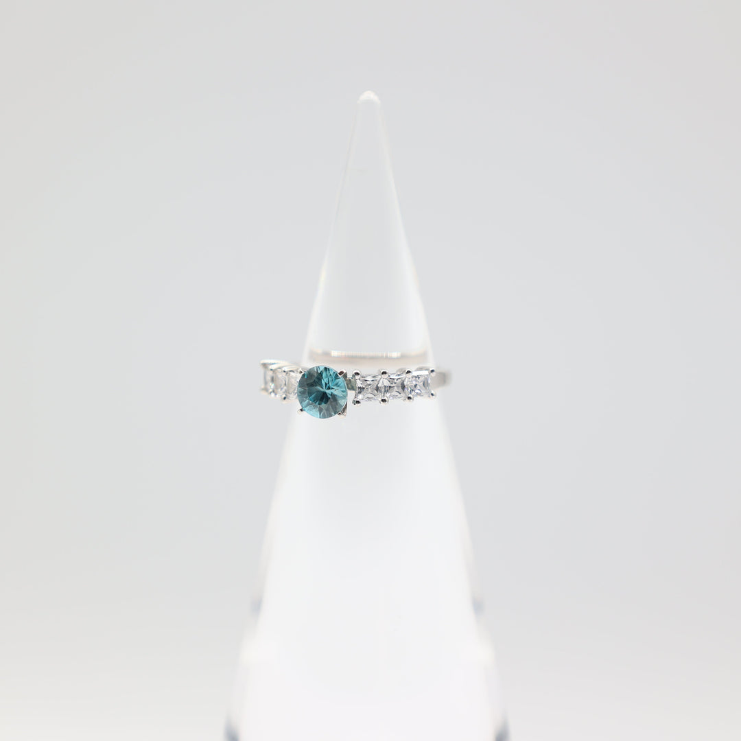 10k White Gold Topaz And Glass Ring Size 7 For Women