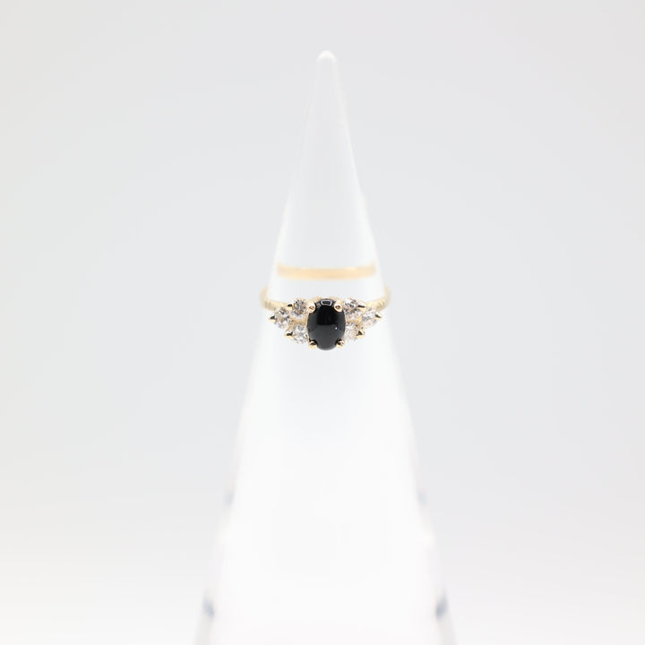 14k Yellow Gold Oval Black Onyx Ring with White CZ Size 6.5