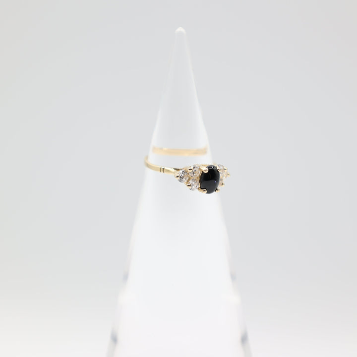 14k Yellow Gold Oval Black Onyx Ring with White CZ Size 6.5