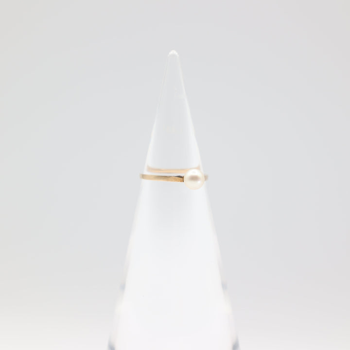 14k Gold Ring with Pearl Size 5.5 for Elegant Style