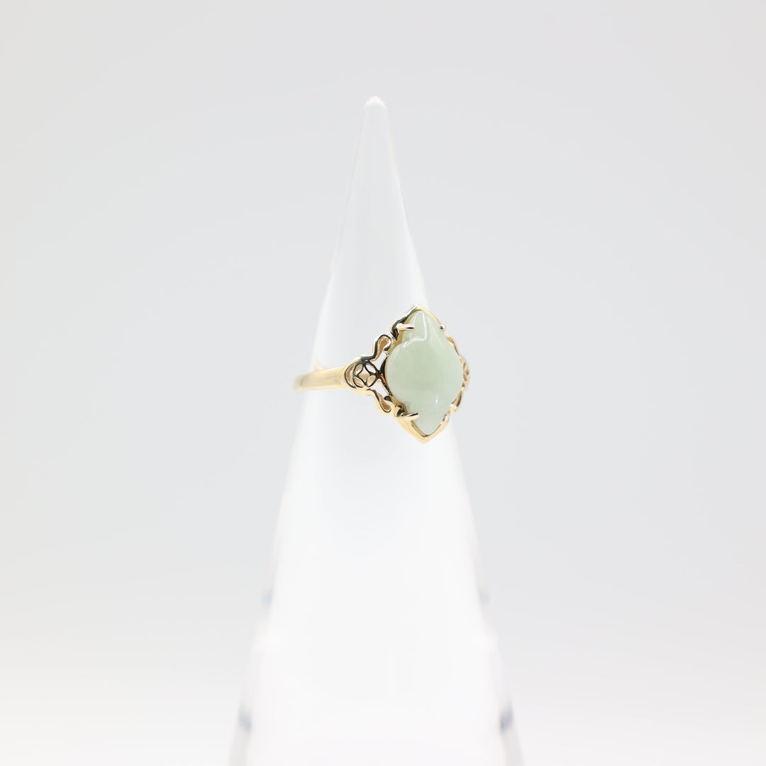 14k Hong Kong Yellow Jadeite Diamond Shape Ring Size 6.75
