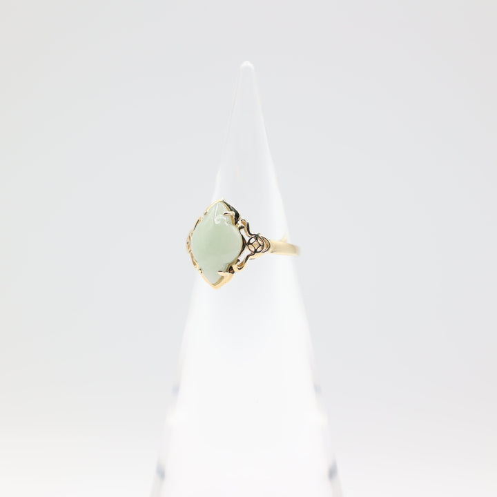 14k Hong Kong Yellow Jadeite Diamond Shape Ring Size 6.75