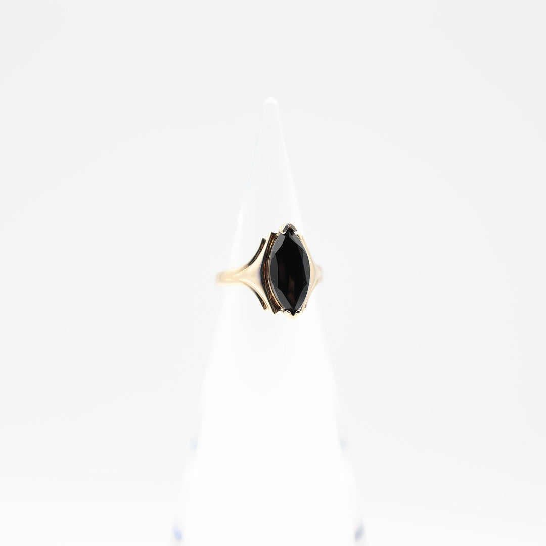 10k Yellow Gold Marquise Black Onyx Ring Size 5.75