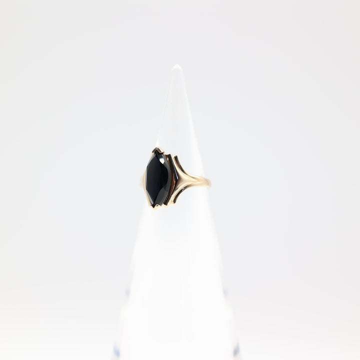 10k Yellow Gold Marquise Black Onyx Ring Size 5.75