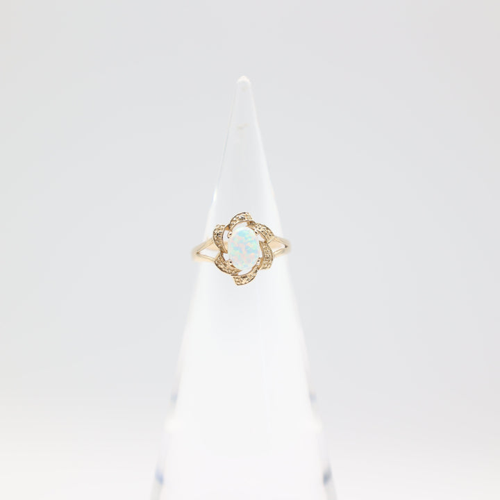 14k Yellow Gold Flower With Oval Opal Ring Size 6.5