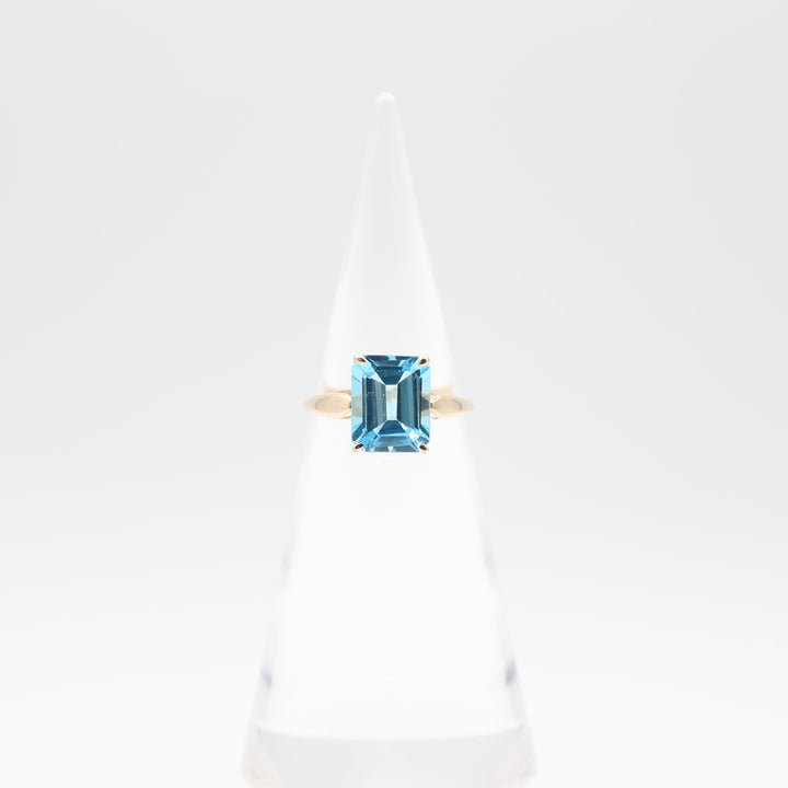 14k Yellow Gold Emerald Cut Blue Topaz Ring Size 10.25
