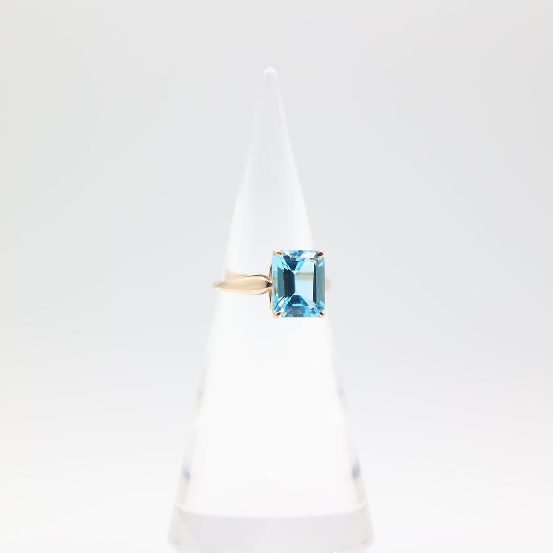14k Yellow Gold Emerald Cut Blue Topaz Ring Size 10.25