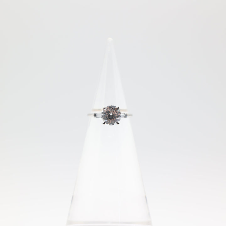 14k White Gold Band With Large Round White Spinel Stone Ring Size 8.5
