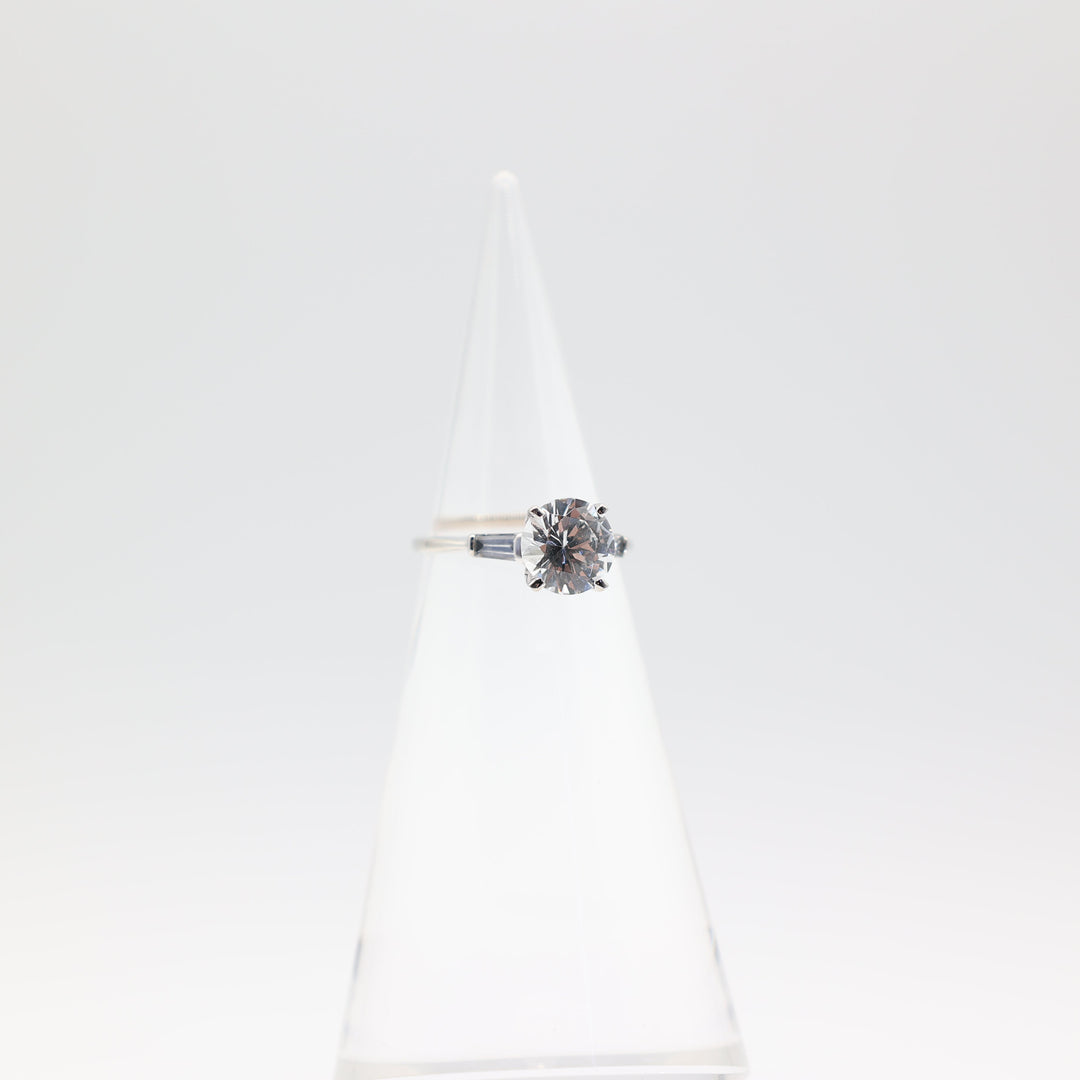 14k White Gold Band With Large Round White Spinel Stone Ring Size 8.5