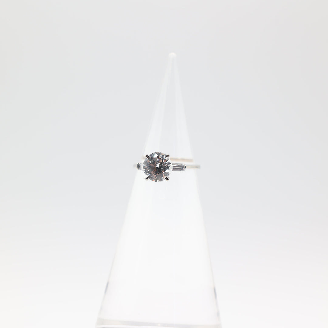 14k White Gold Band With Large Round White Spinel Stone Ring Size 8.5