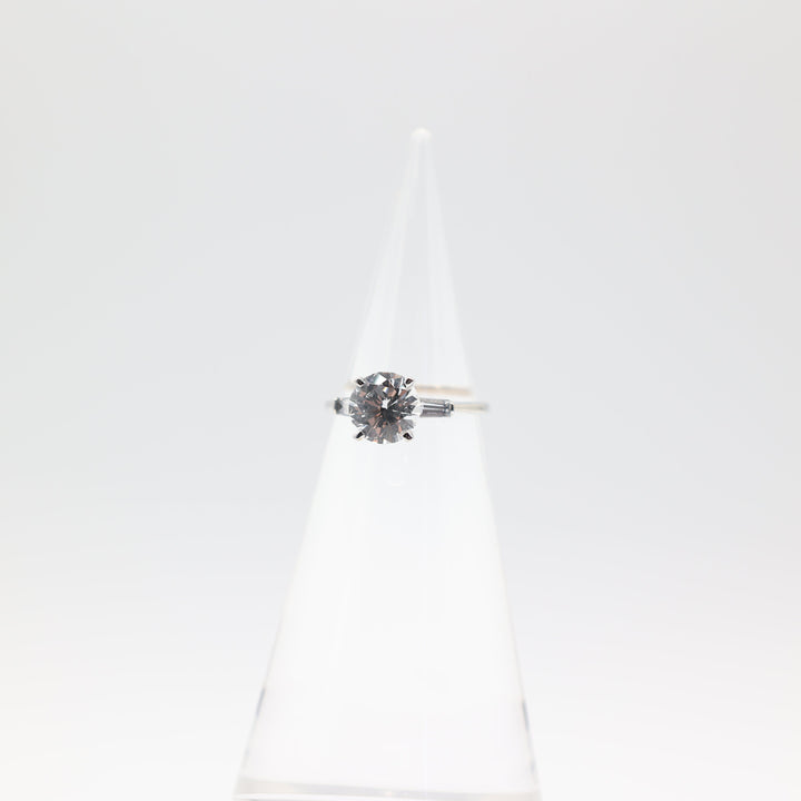 14k White Gold Band With Large Round White Spinel Stone Ring Size 8.5