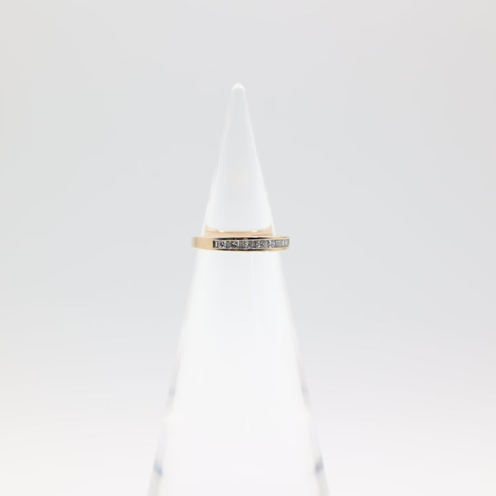 14k Gold Band Ring with Diamonds Size 5.25 for Women