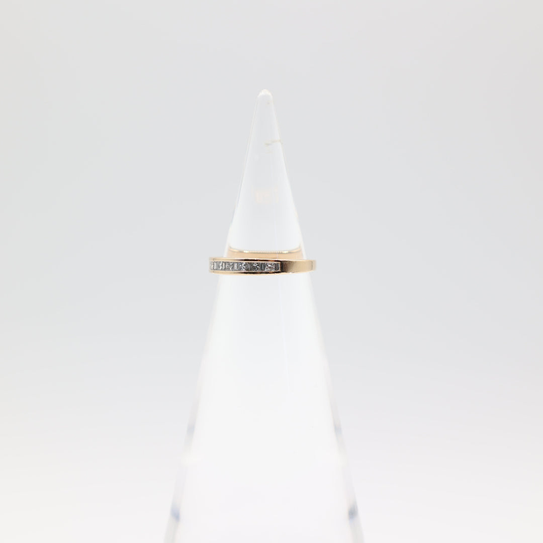 14k Gold Band Ring with Diamonds Size 5.25 for Women