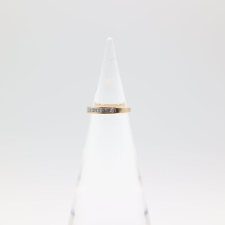 14k Gold Band Ring with Diamonds Size 5.25 for Women