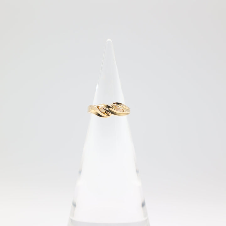 18k Yellow Gold Twisted Infinity Ring Size 6.75 Elegant Design