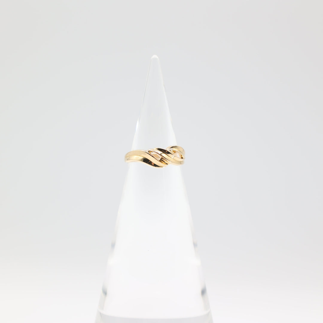 18k Yellow Gold Twisted Infinity Ring Size 6.75 Elegant Design