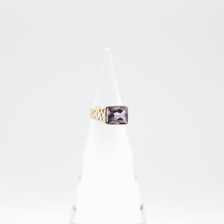 10k Yellow Gold Thick Band with Mystic Topaz Ring Size 6