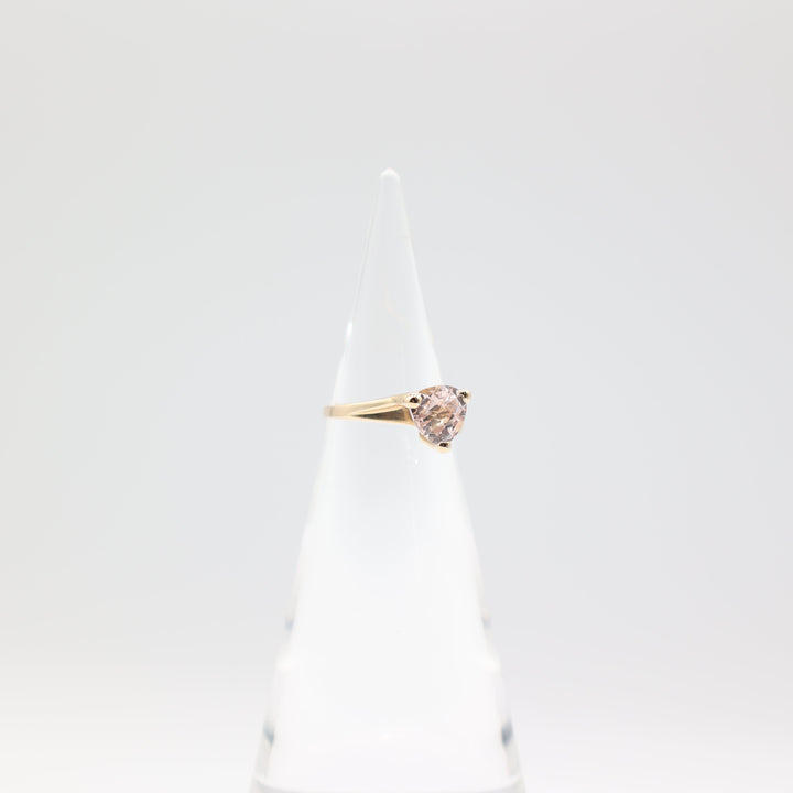14k Yellow Gold Band with 8mm Light Pink Quartz Ring Size 6.75