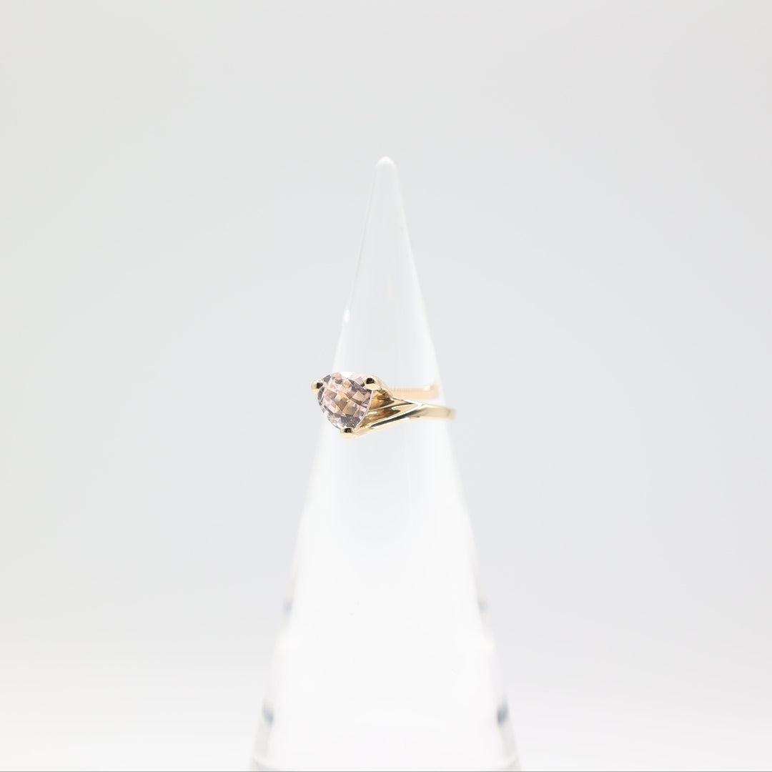 14k Yellow Gold Band with 8mm Light Pink Quartz Ring Size 6.75