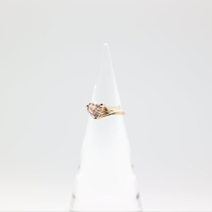 14k Yellow Gold Band with 8mm Light Pink Quartz Ring Size 6.75