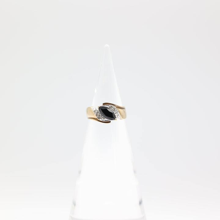 10k Yellow Gold Twisted Band Ring with Diamonds and Onyx