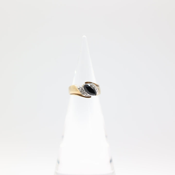 10k Yellow Gold Twisted Band Ring with Diamonds and Onyx