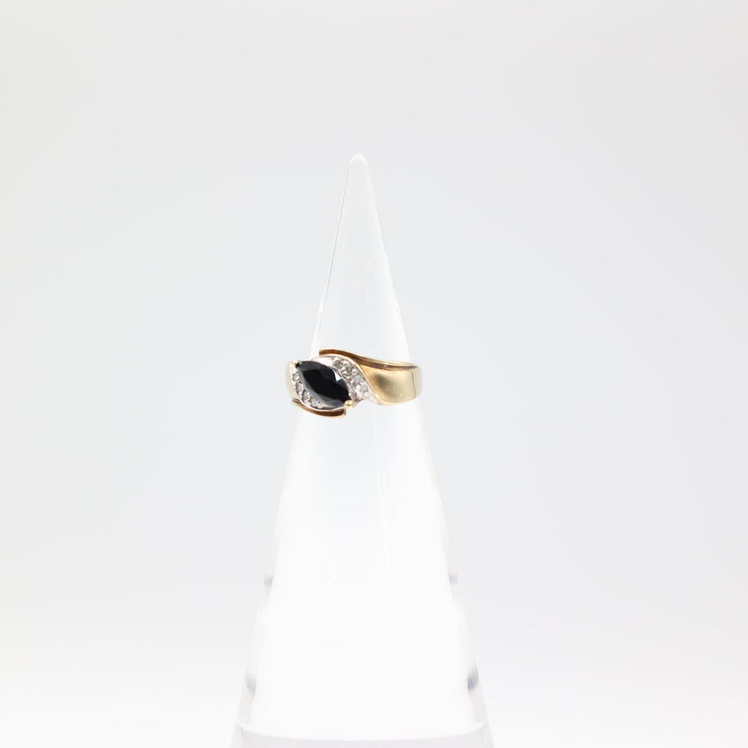 10k Yellow Gold Twisted Band Ring with Diamonds and Onyx