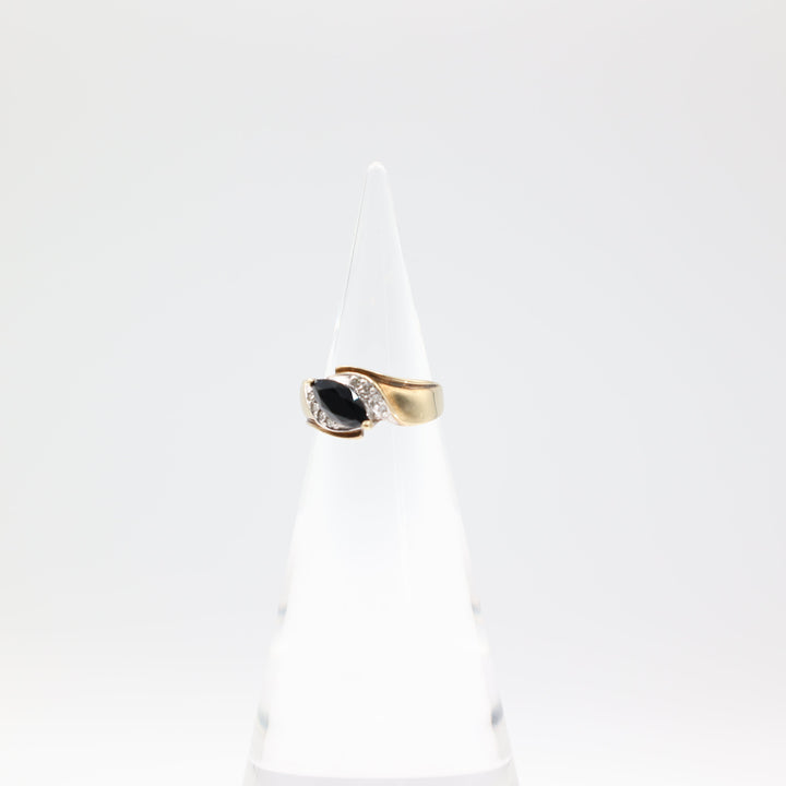10k Yellow Gold Twisted Band Ring with Diamonds and Onyx