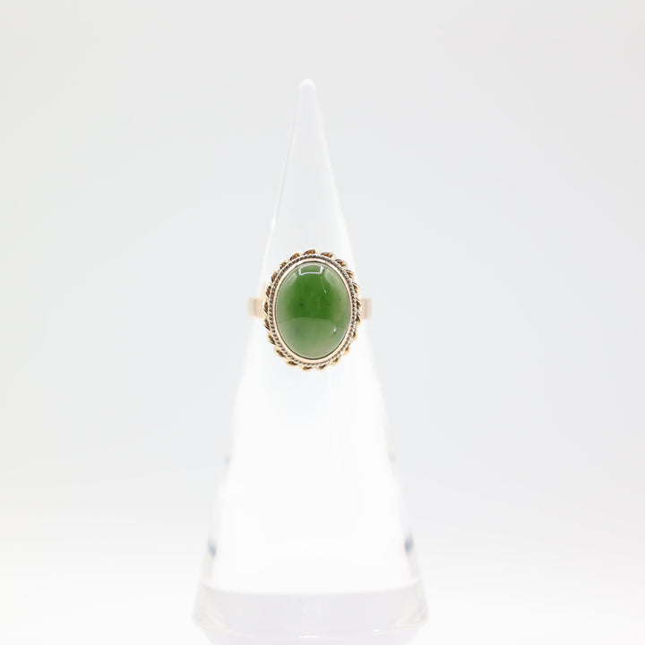 18k Yellow Gold Band with Oval Jade Stone Ring Size 8.75